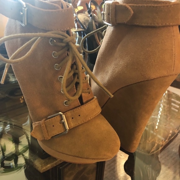 Ankle boots wedged heel tan suede FUN FUN FUN - Picture 2 of 2